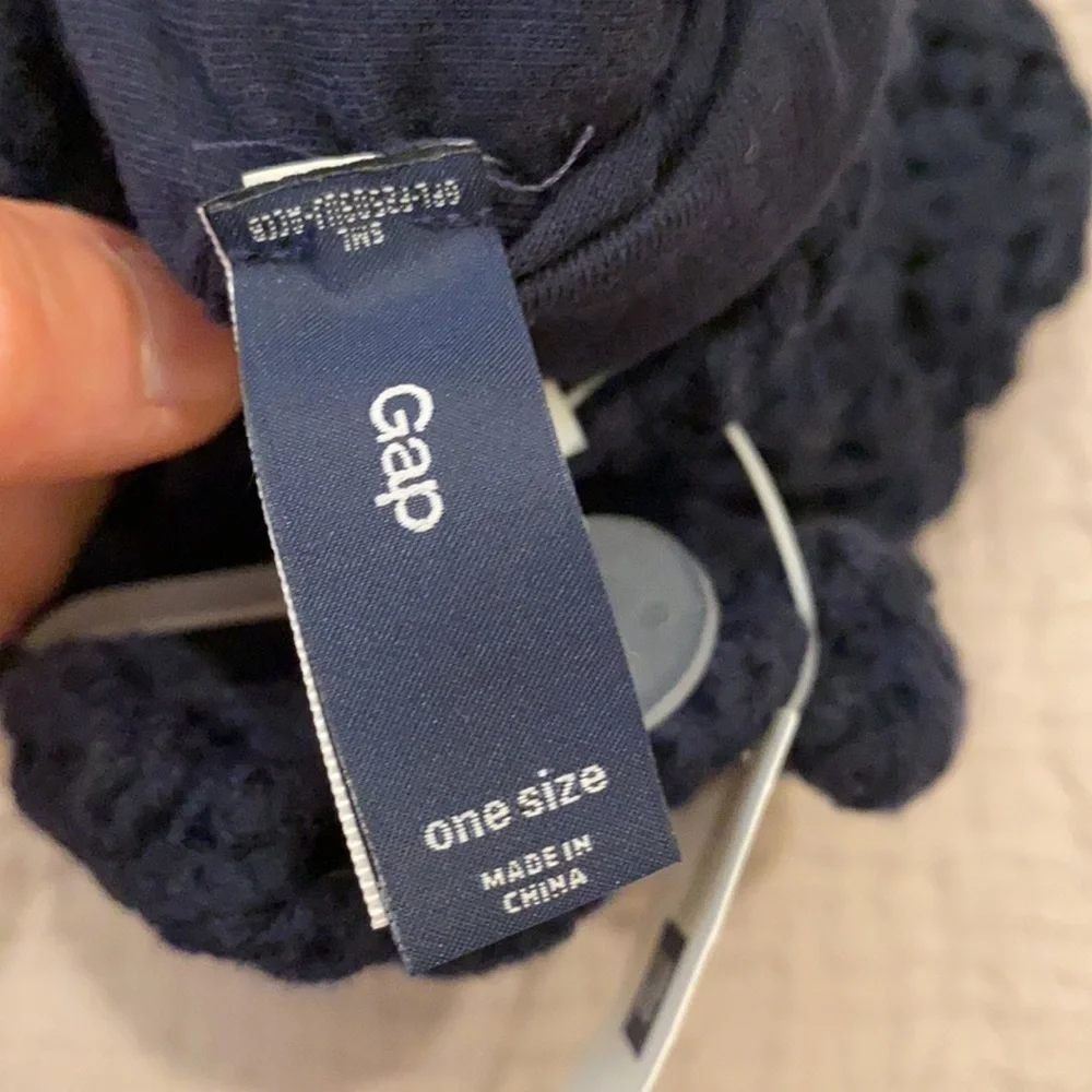 Set 2 pieces : Gap & H&M gloves. New